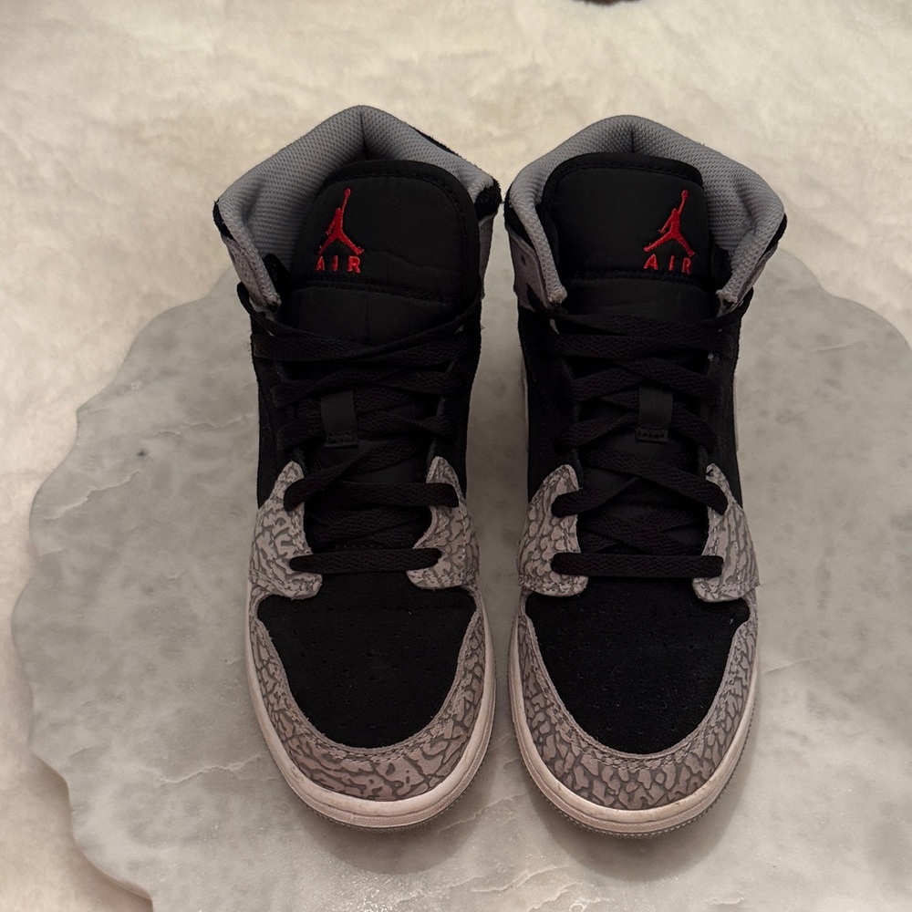Air Jordan Black and Gray Sneakers 1 Mid SE (GS) with Red Accents